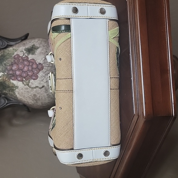 COACH EUC Ltd Edition Leafy 🐞 Straw Leather Tote Bag & 🐝Writslet ❤️ - Picture 12 of 16